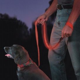Nite Ize Nite Ize NiteDawg LED -talutushihna 1,5 m, punainen