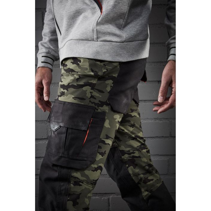 Helly Hansen Work Wear Chelsea Evolution Työhousut CAMO tuotekuva 1