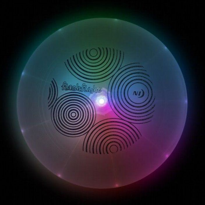 Nite Ize Flashflight LED Frisbeegolf kiekko DiscO select Led-valolla varustettu frisbeegolf kiekko. Voit valita kuudesta eri