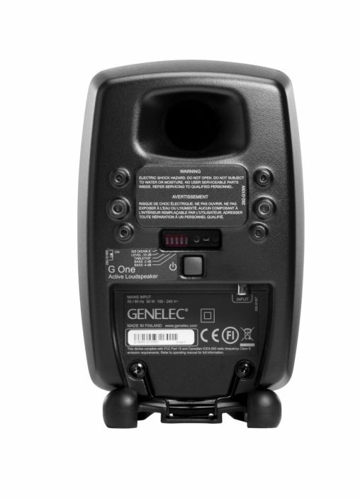 Genelec G One B Black Erittain pienesta koostaan huolimatta G One kykenee tuottamaan suuren maksimiaanenpaineen matalalla