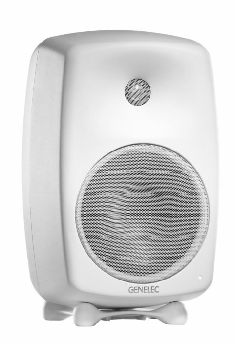 Genelec G Five White G Five-aktiivikaiuttimen bassotoisto ulottuu matalammalle kuin monissa suurissa lattiakaiuttimissa. Se