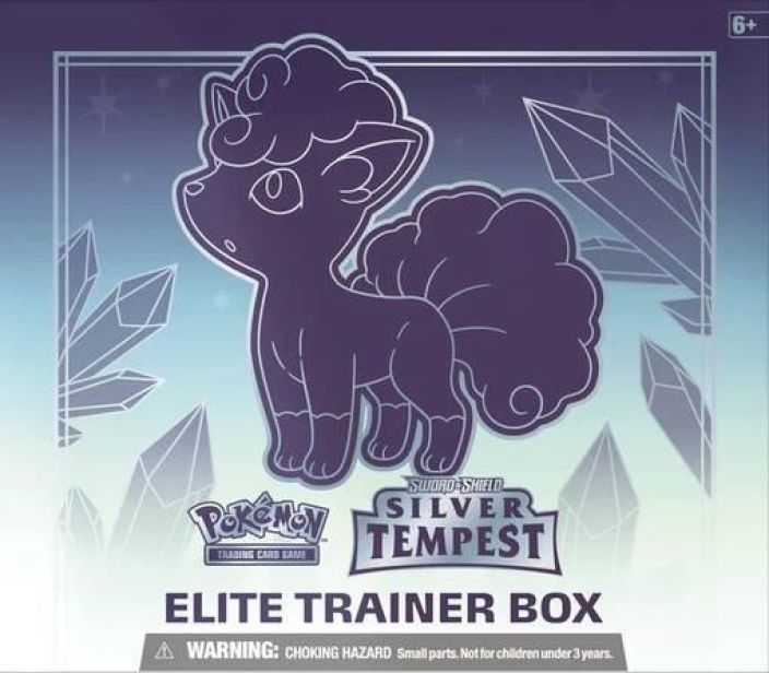 PKM - SILVER TEMPEST ELITE TRAINER BOX SIS 8X BOOSTERIA 65X KORTTISUOJAA 45X ENERGIAKORTTIA