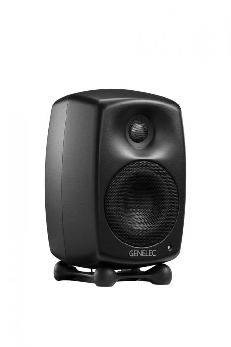 Genelec G Two B Black G Two on pieni mutta tehokas aktiivikaiutin. Se soveltuu erinomaisesti musiikinkuunteluun,