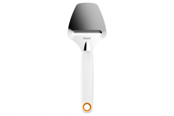 Fiskars Functional Form Juustohoyla kovalle juustolle Fiskars Functional Form™-keittiovalineet tekevat arjen ruuanlaitosta