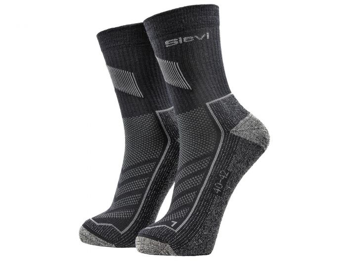 Sievi All Season Merino -sukka Kehitetty siirtamaan kosteutta ja lampoa jalkojen pinnalta. Tekninen All Season -sukka on
