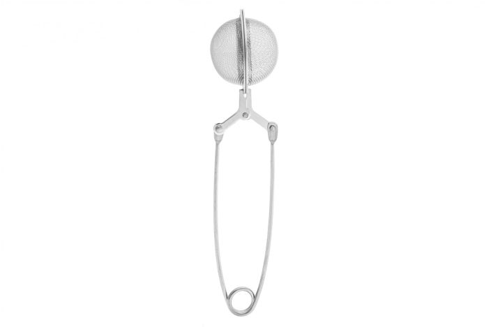 Maku Teesihtilusikka teras Pallon halkaisija 4,5 cm. Pituus 17 cm. Teepallo varrella. Kahvaa painamalla pallo aukeaa pihtien