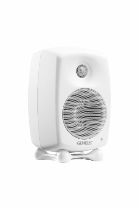 Genelec G Two B White G Two on pieni mutta tehokas aktiivikaiutin. Se soveltuu erinomaisesti musiikinkuunteluun,