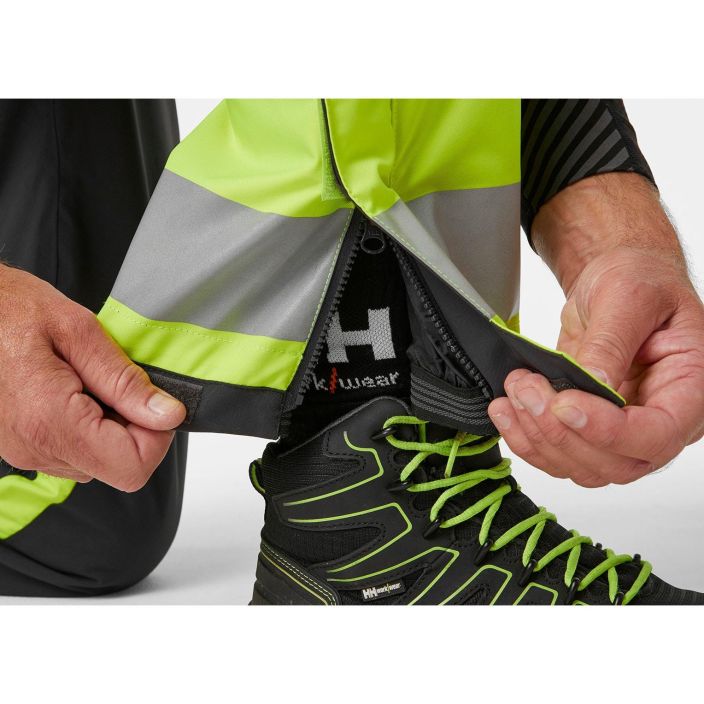 Helly Hansen Workwear talvihousut alna 2.0 fl. Keltainen lk 1 Luokan 1 Alna 2.0 -talvihousuissa on hyva istuvuus, Painetut