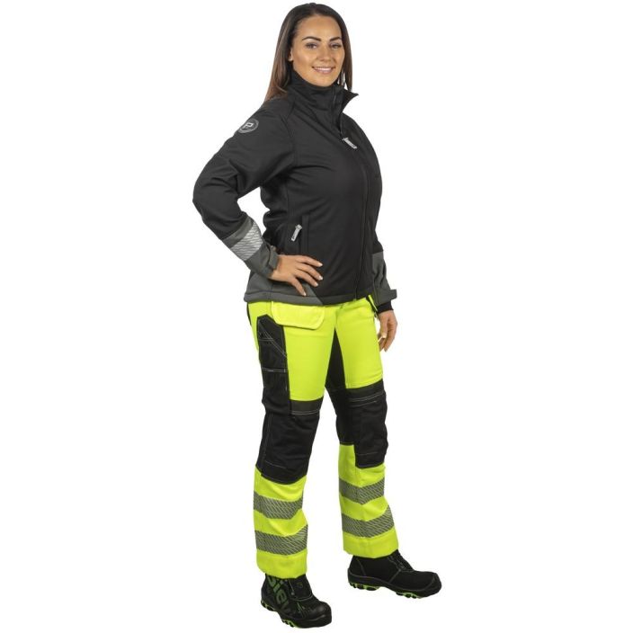 SOFTSHELL TAKKI DESTINY NAISTEN MUSTA - tuulenpitava, vettahylkiva ja hengittava softshell materiaali - fleece sisapuoli -