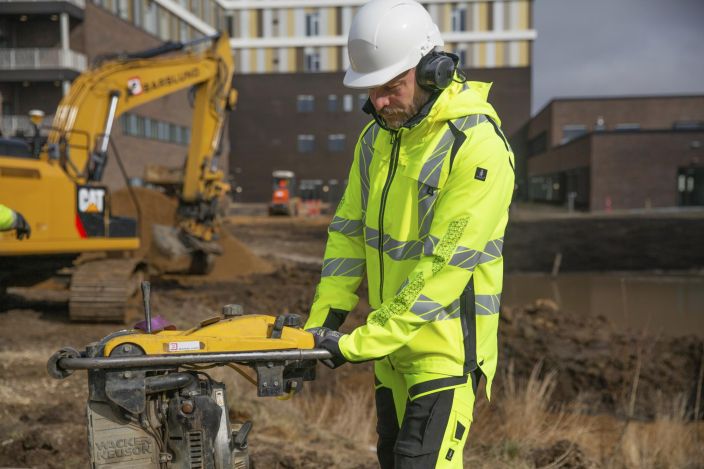 MASCOT miesten Housut polvitaskuilla ACCELERATE SAFE hi-vis keltainen/musta Joustava kangas joustaa kaikkiin suuntiin ja