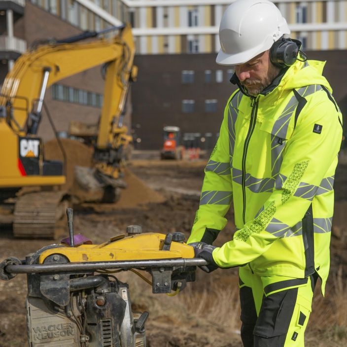 MASCOT miesten Housut polvitaskuilla ACCELERATE SAFE hi-vis keltainen/musta Joustava kangas joustaa kaikkiin suuntiin ja