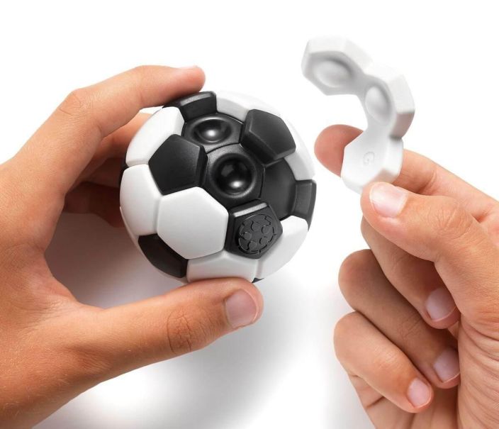 Smart Games Plug and Play Ball