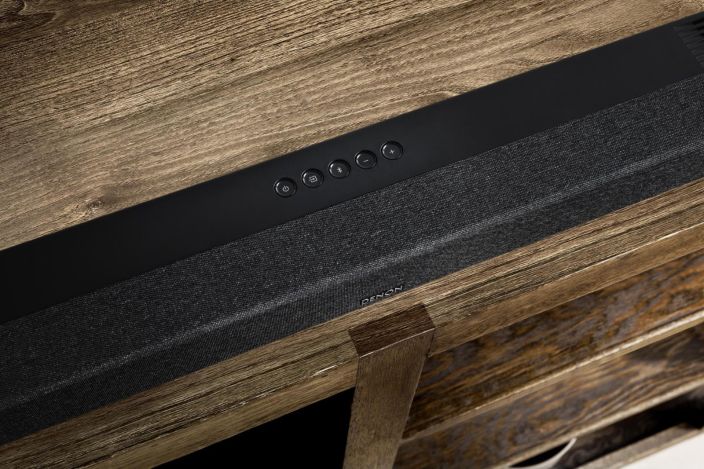 Denon DHT-S517 Dolby Atmos Soundbar 2.1 AV-viritinvahvistimien markkinajohtajan kehittama Denon DHT-S517 soundbar muuttaa